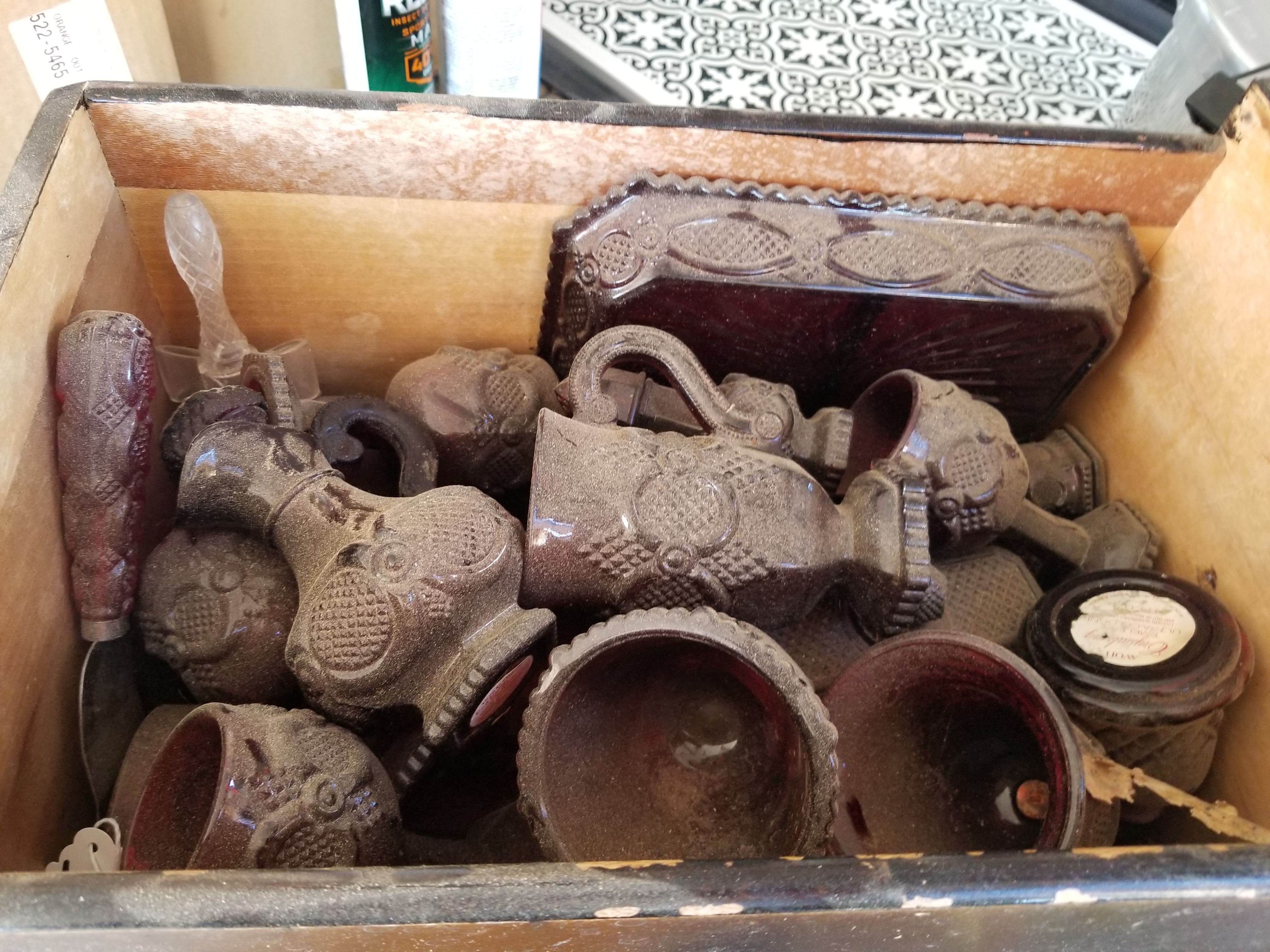 Dusty wine set