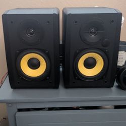 Edifier Desk Top Speakers 