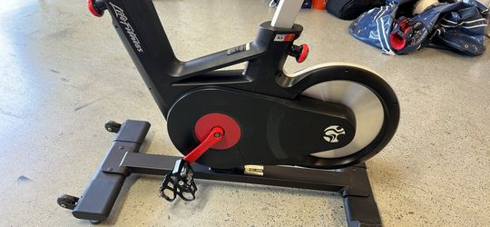 Life Fitness IC6 Indoor Cycle