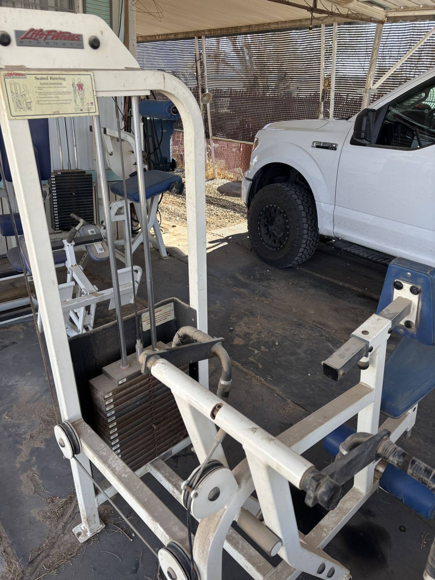 Live fitness… Seated rowing