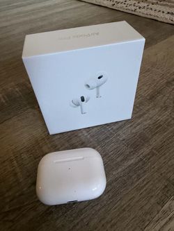 Apple AirPods Pro with Charging Case