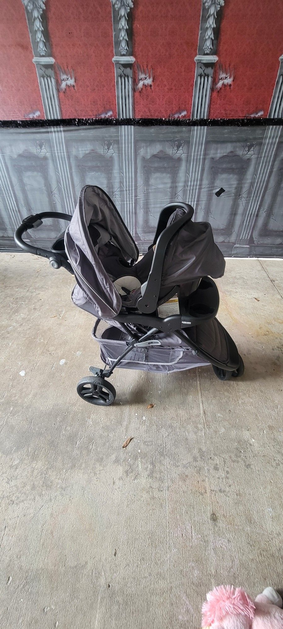 Barely Used Baby Trend Carseat And Stroller Combo.