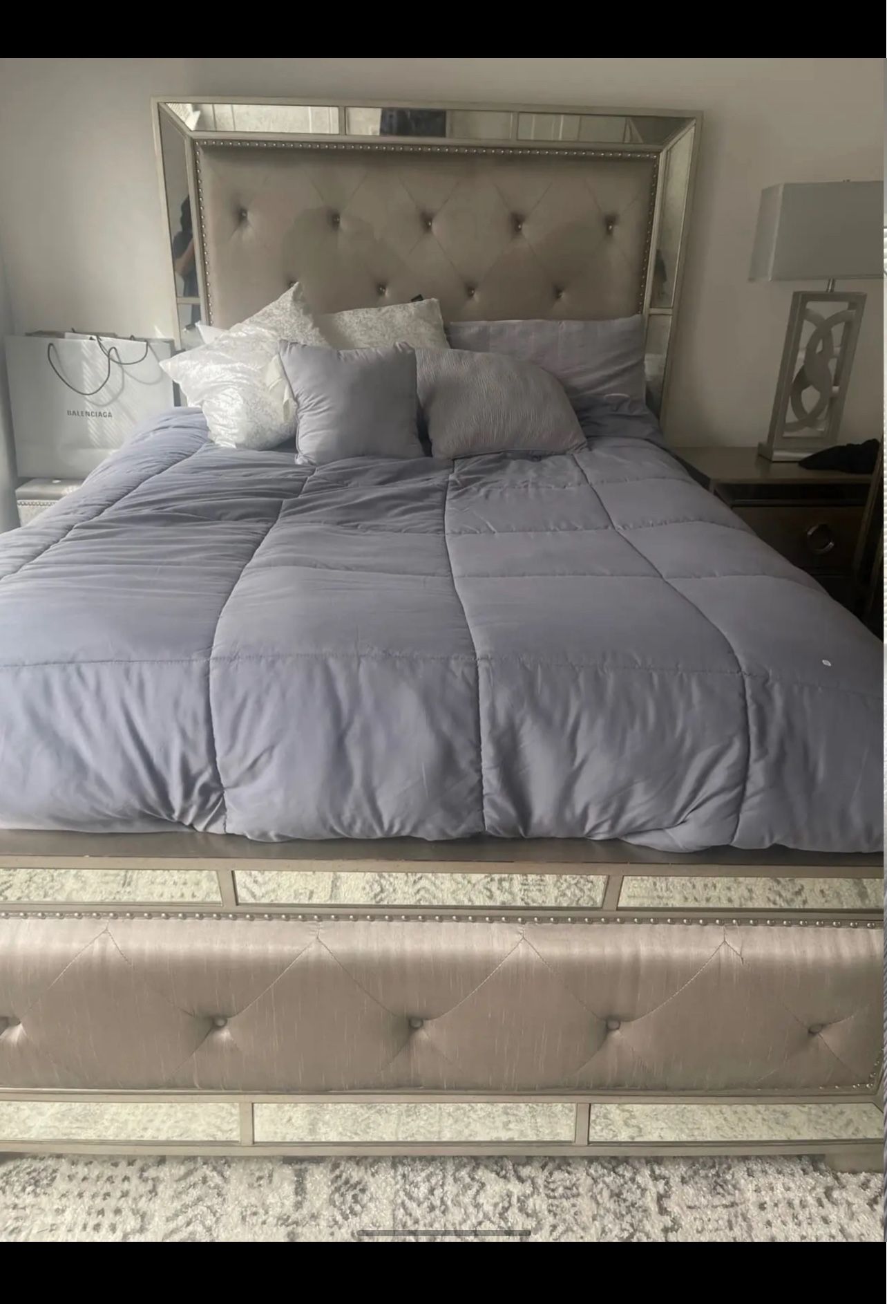 4 Piece Bedroom Set With Queen Bed