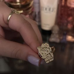 Hello kitty ring