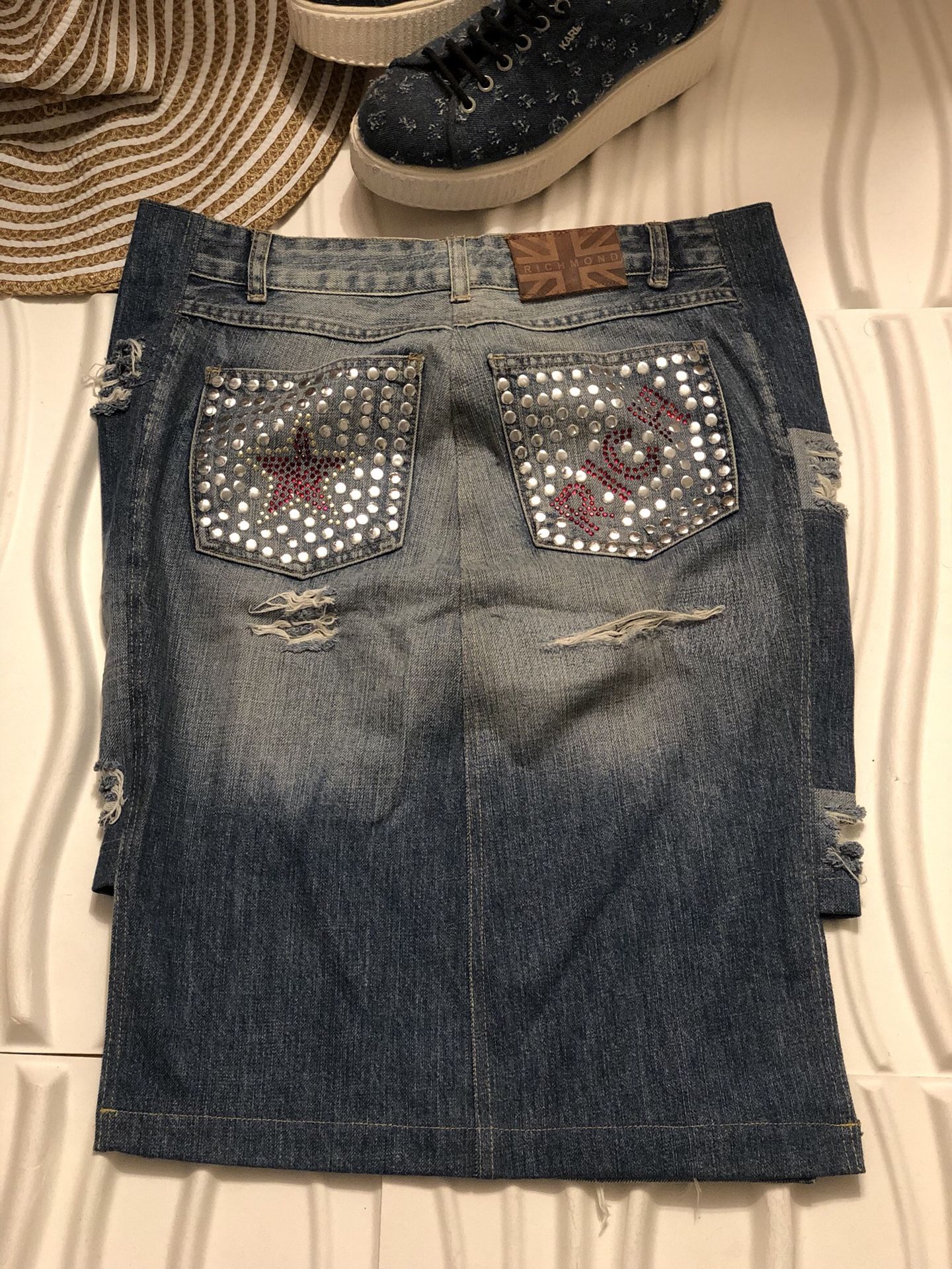 Italian 🇮🇹 Jeans Skirt Richmond, Size 28, with designer signature details