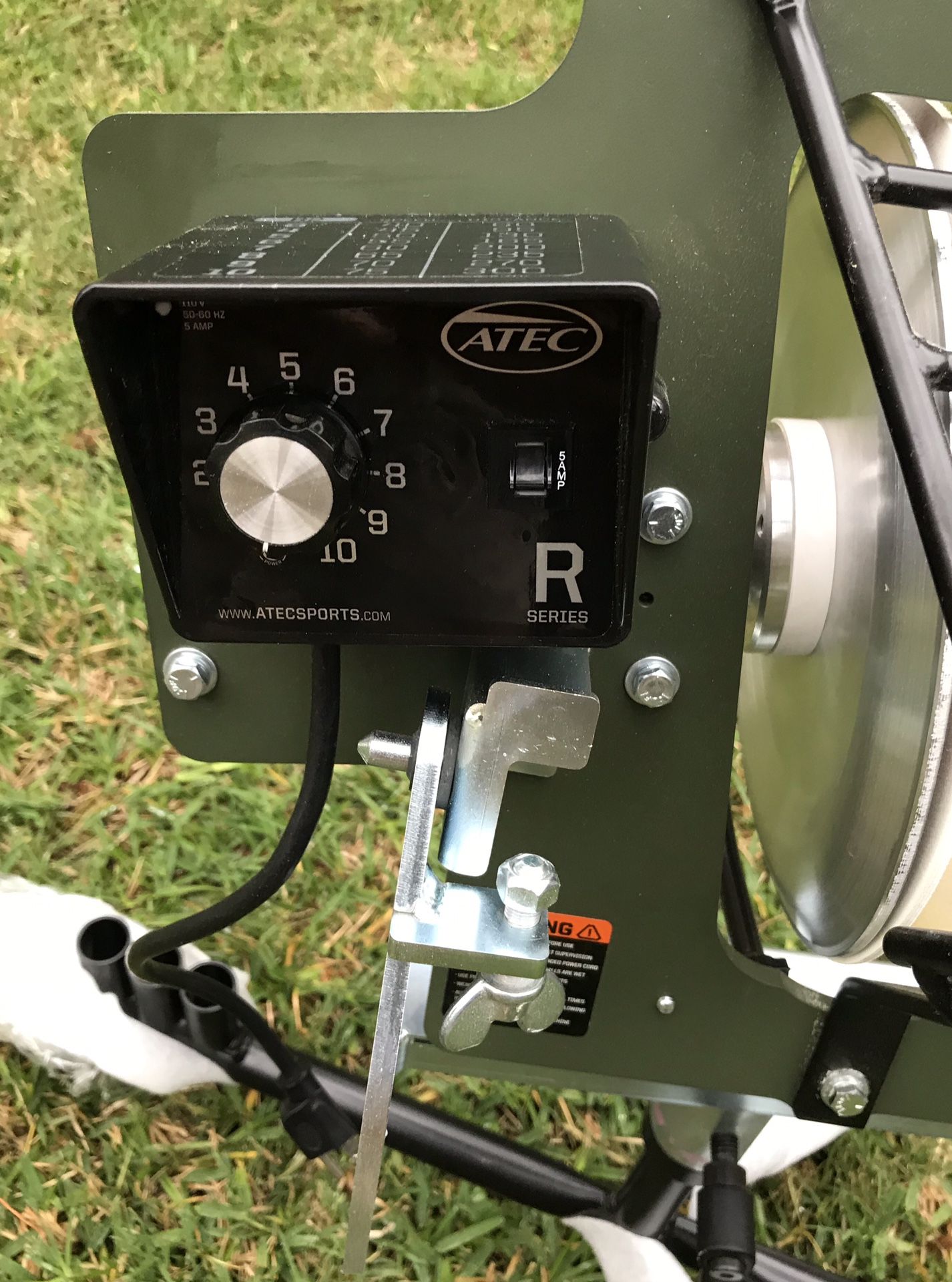 ATEC R2 Rookie Collegiate Baseball Defensive Pitching Fungo Machine