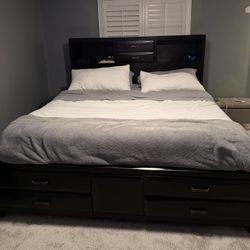 King Size Storage Bed Frame And 6 Drawer Dresser 