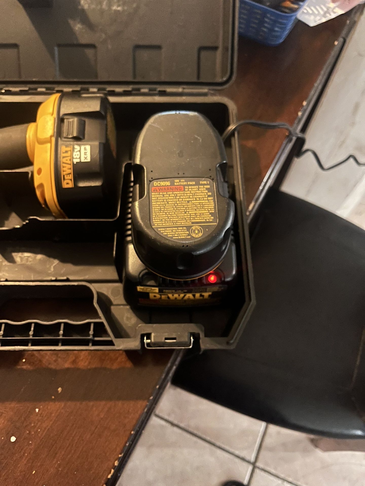 Dewalt Drill 2 Batteries Charger And Case