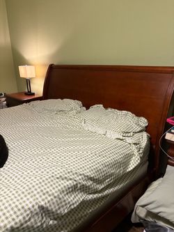 King sleigh bed