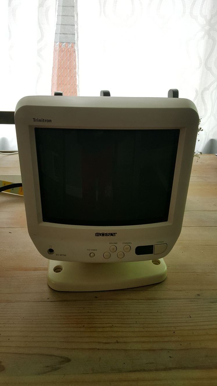 Sony Trinitron tv crt retro games