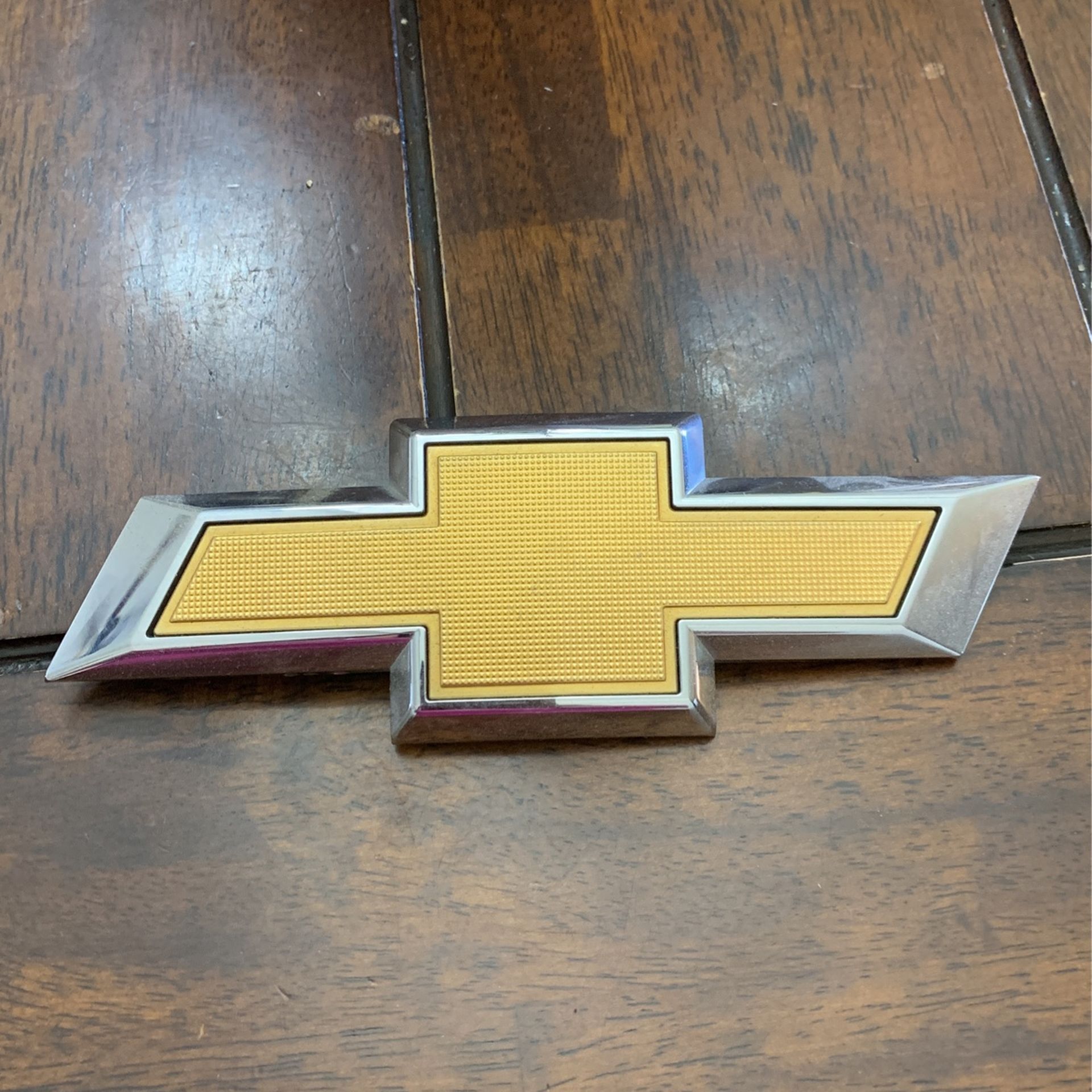 Chevy Emblem 