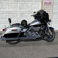 2015 FLHTK Ultra limited