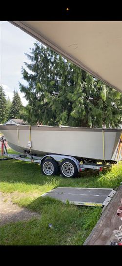 Growler hull and trailer