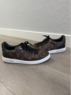 Sneakers size EU 41