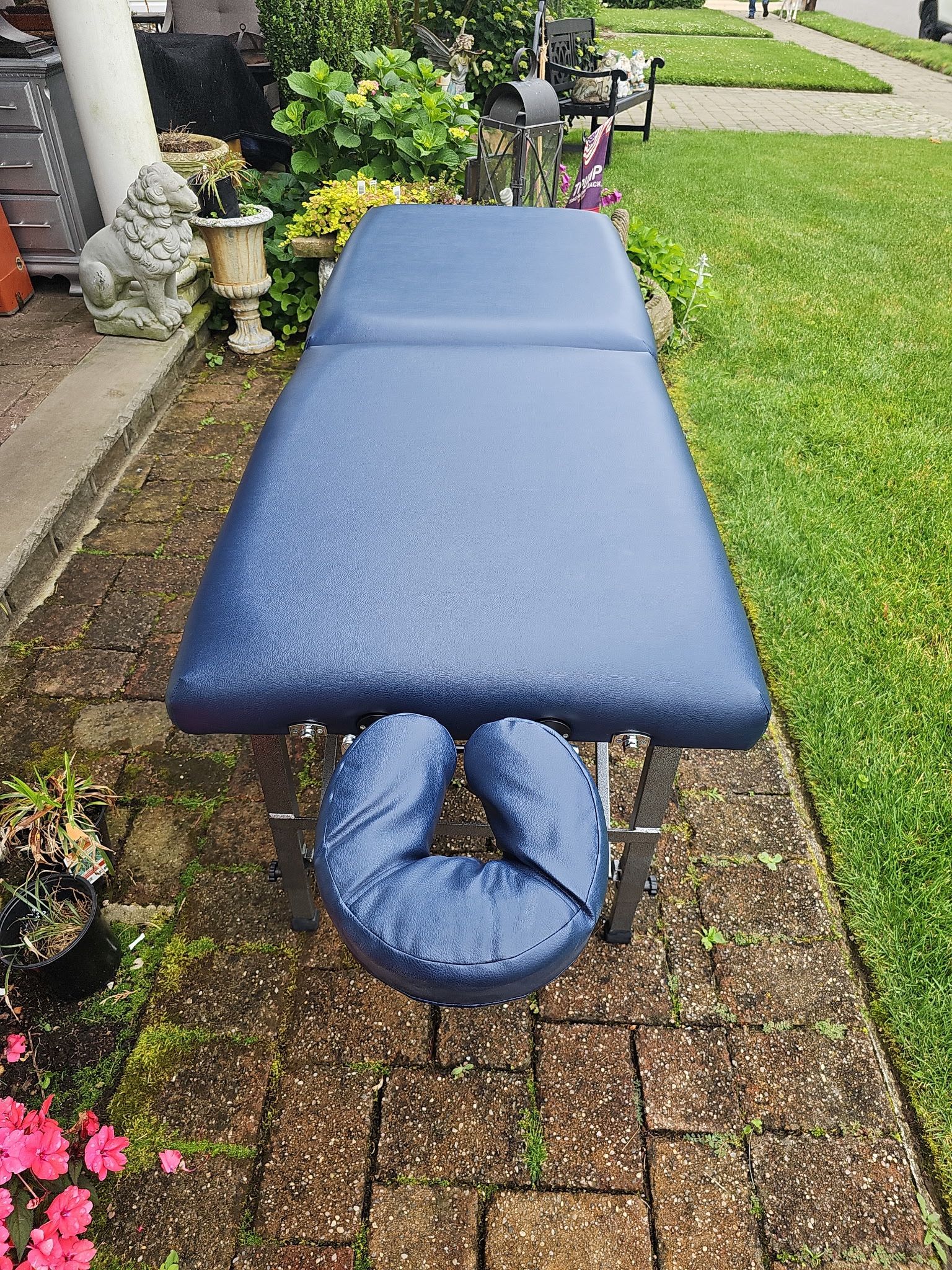 Professional Portable Massage Table/ Bed , Easy To fold And Carry , Used Mildly