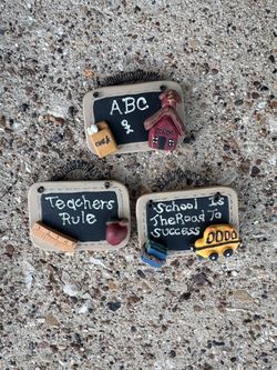 GRATIS!! FREE!! Big Lot Of School Craft Hanging Decorations