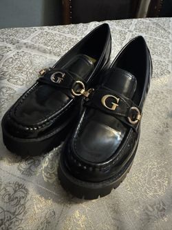 Like New!!! Guess Lugg Loafer Shoes Size 10