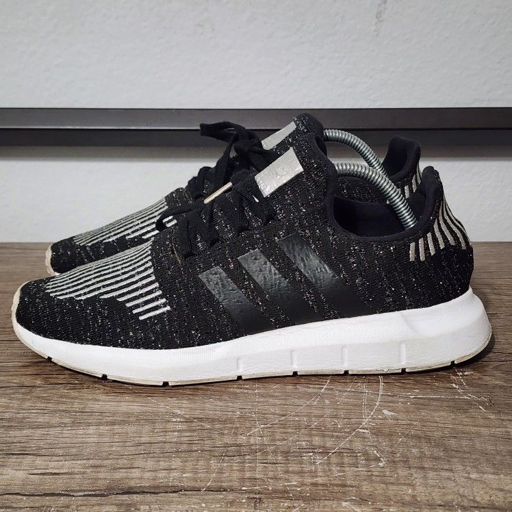 Adidas Swift Run Women’s Running Shoes Size 10.5