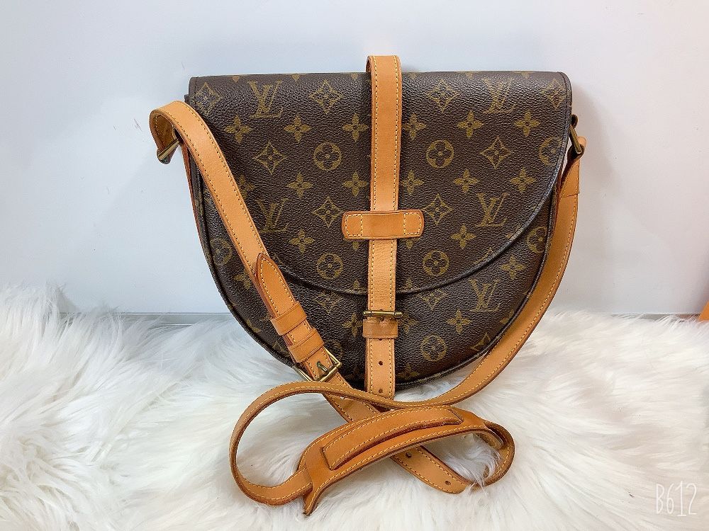 100% Authentic Louis Vuitton Monogram Vintage Chantilly GM Crossbody Bag.