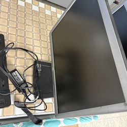 HP MONITORS WITH DOCKING STATION 
