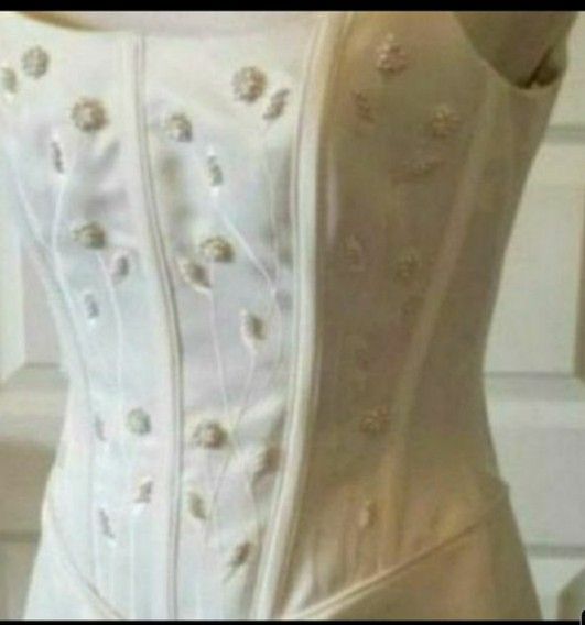 Paloma Blanca Wedding Gown - Beautiful White Wedding Dress - Size 8