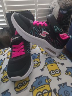 Girls skechers