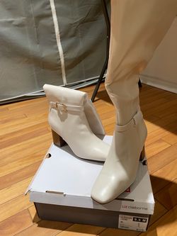 New Liz Claiborne LC women’s Boots