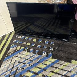 32”in TV perfect Condition With REMOTE 
