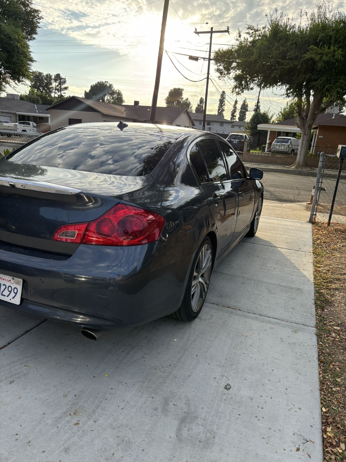 2012 Infiniti G37