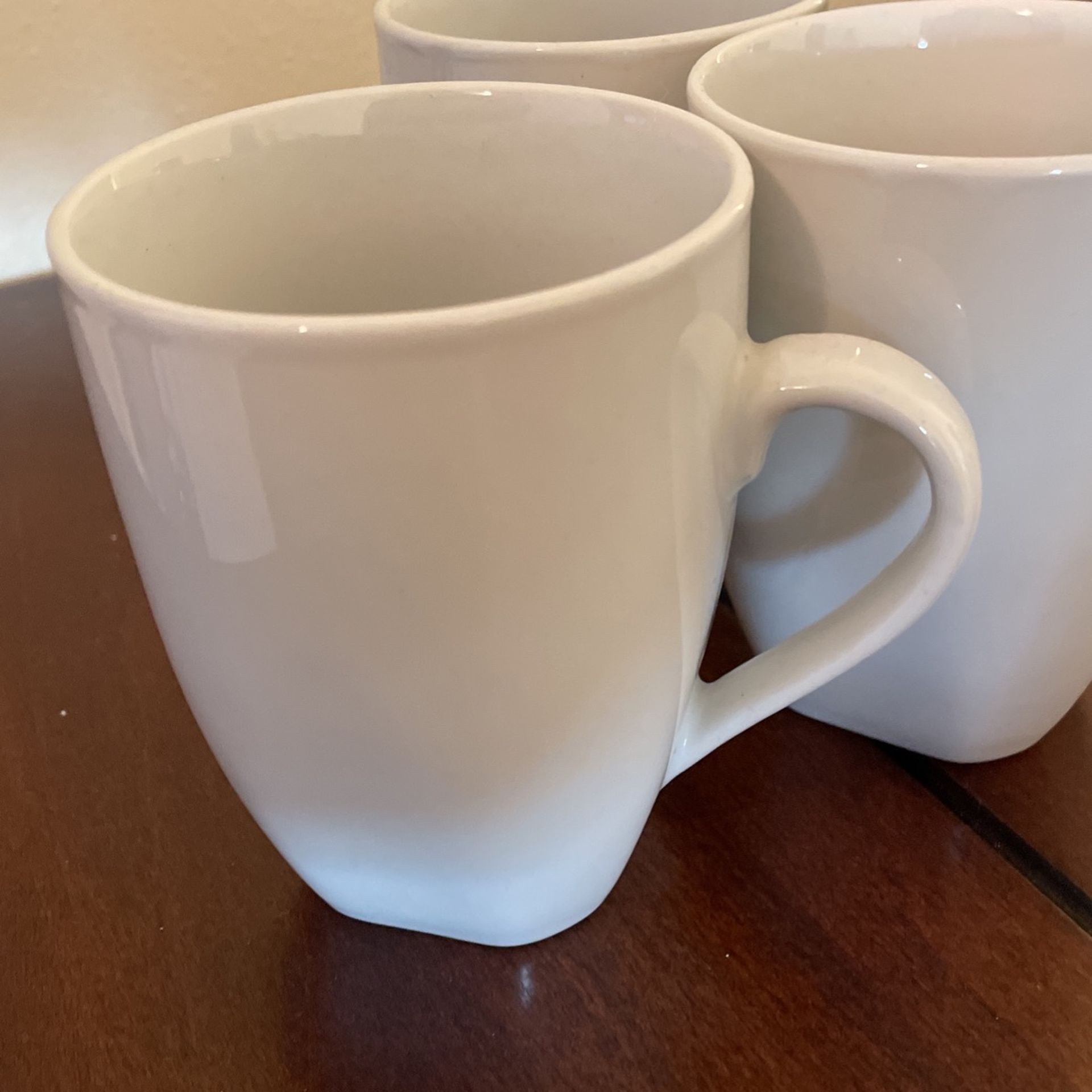 4 White Mugs