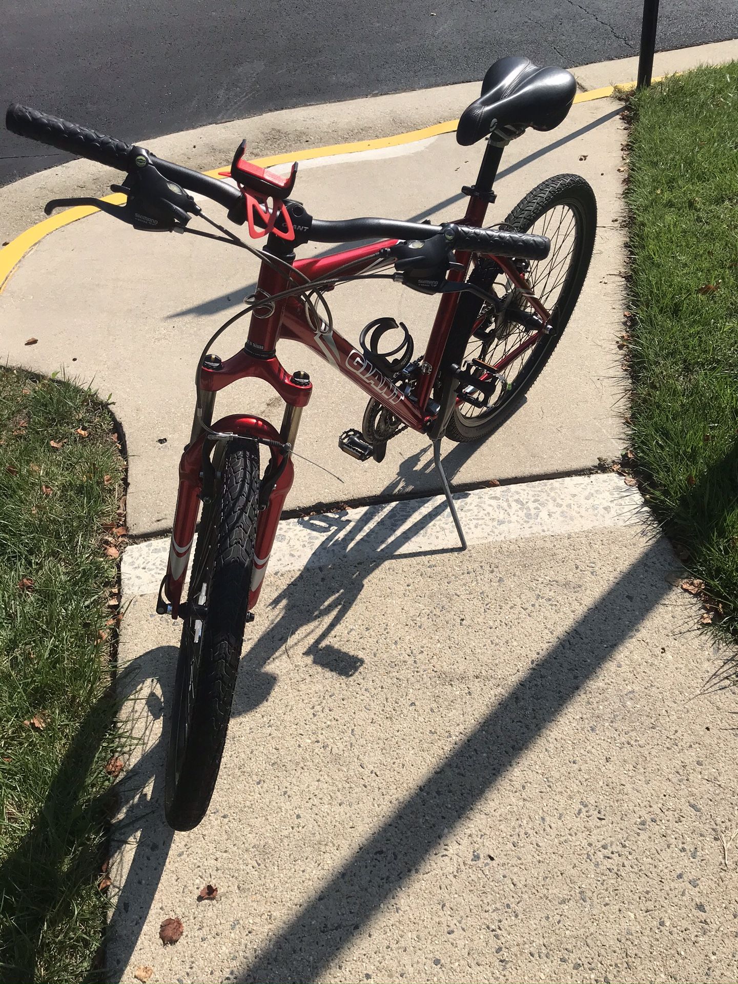 Giant mountain bike - ready to ride