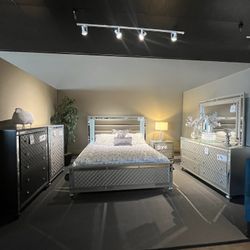 Silver 4PC King Bedroom Set
