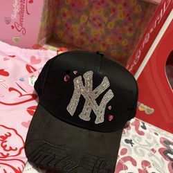 Thirty One Hats San Valentines “NY Lovestruck”