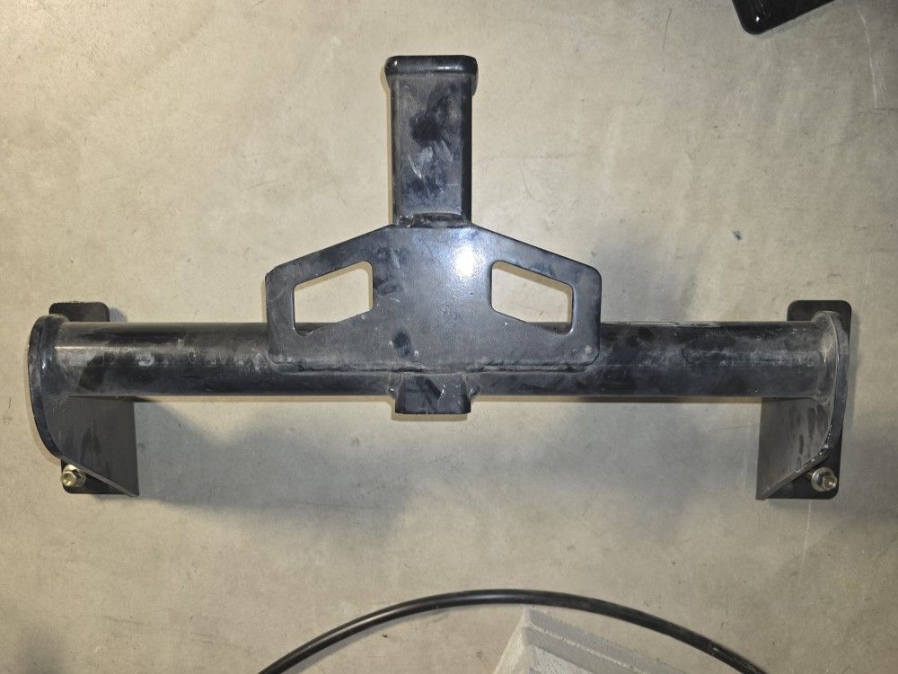 Class 3 Trailer Hitch, 2" Receiver, Select Subaru Forester #13409