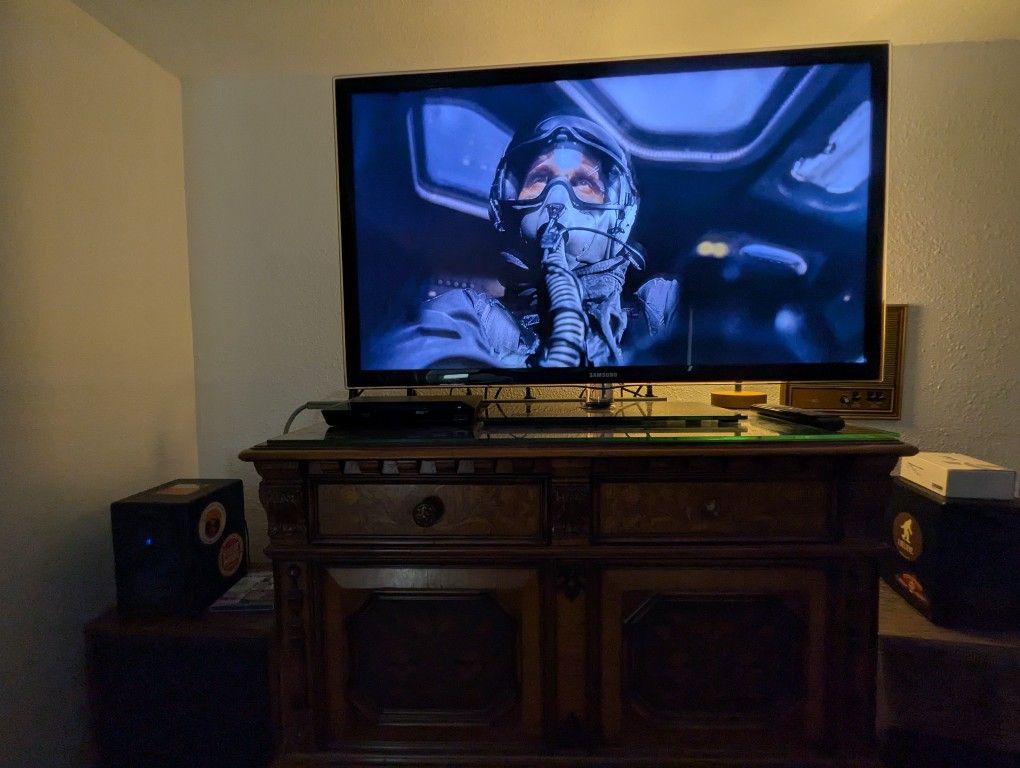 Beautiful 46" Samsung TV  