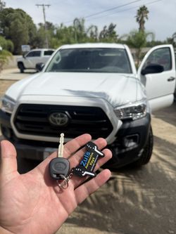 Car Key. Llaves Para Carros. Autos. Controles. Fob