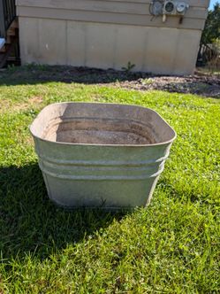 Metal tub