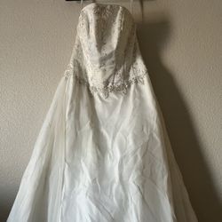David’s Bridal Ivory Wedding Dress