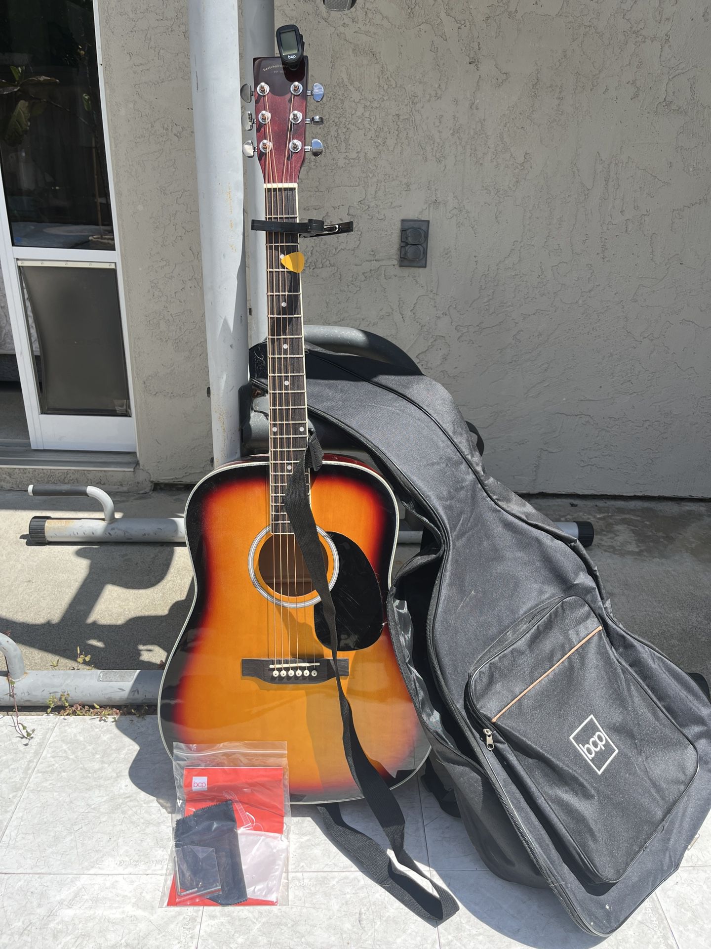 Practically new acoustic guitar