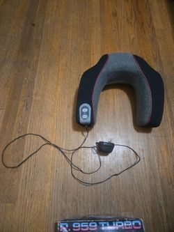 NECK MASSAGER.& HEAT.