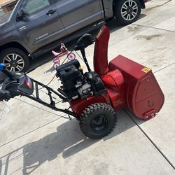 Toro Power Max HD 828 OAE 28″ Two-Stage Electric Start Gas Snow Blower