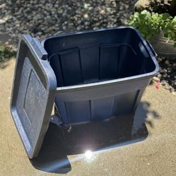 Rubbermaid Roughneck 18 Gallon Tote