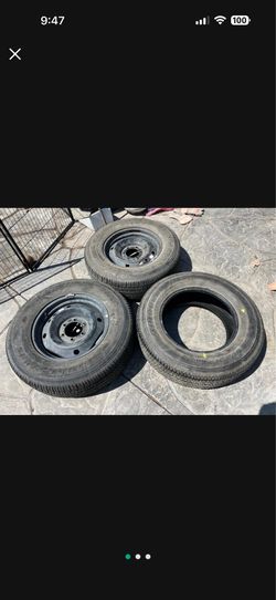 3 toyota Tacoma spare tires size 265/65/17 comes with 2 rims asking $100 each thanks