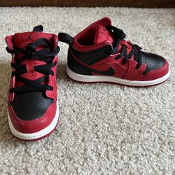 Jordan 1 Mid Size 9c