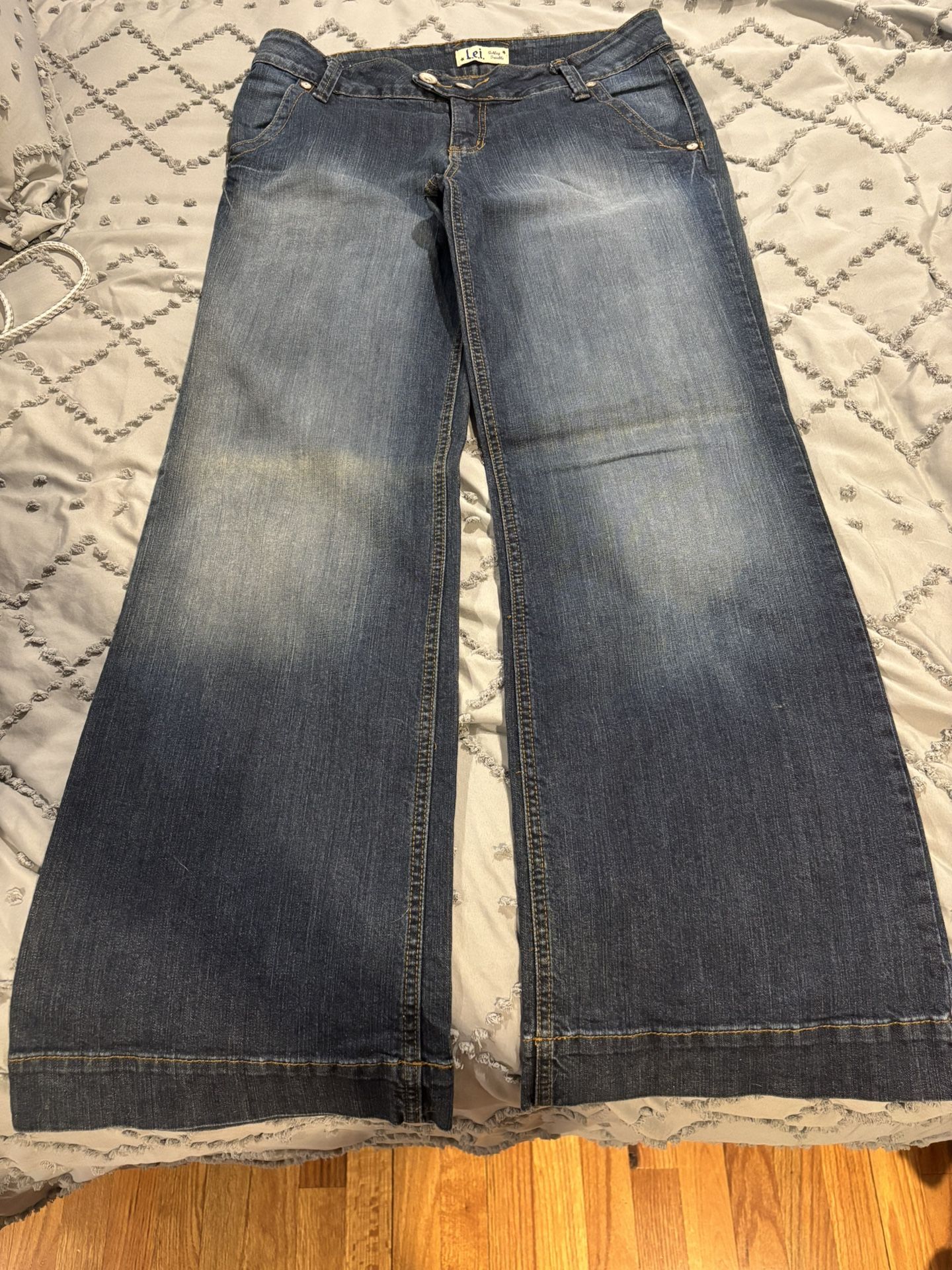 Jeans by LEI