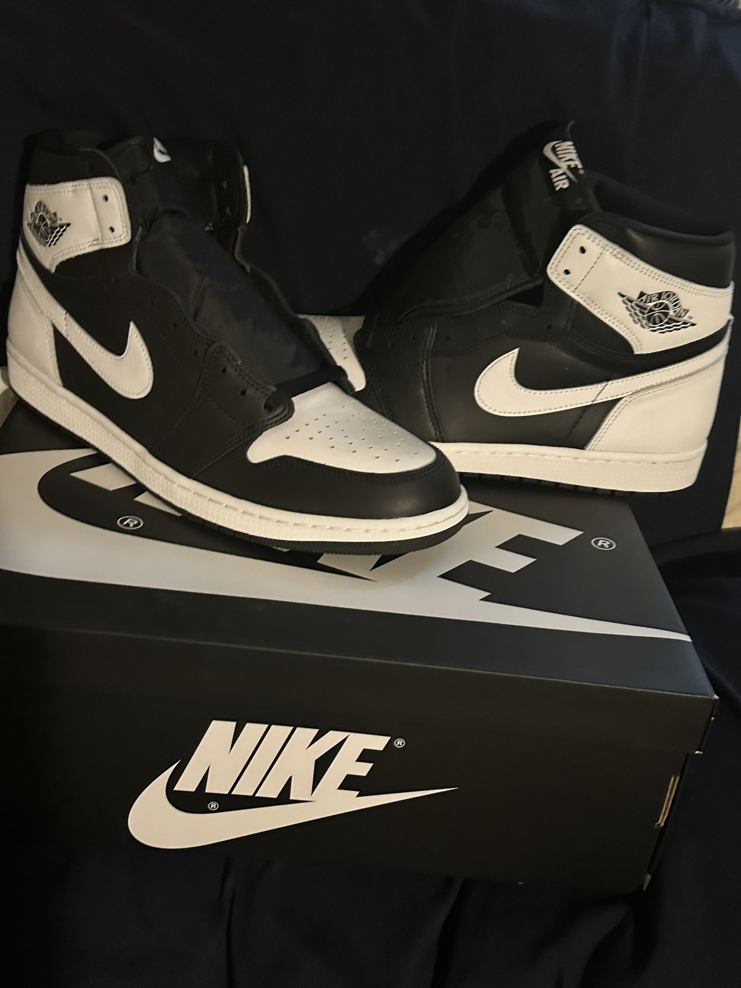 Air Jordan 1 Retro High OG Black/White