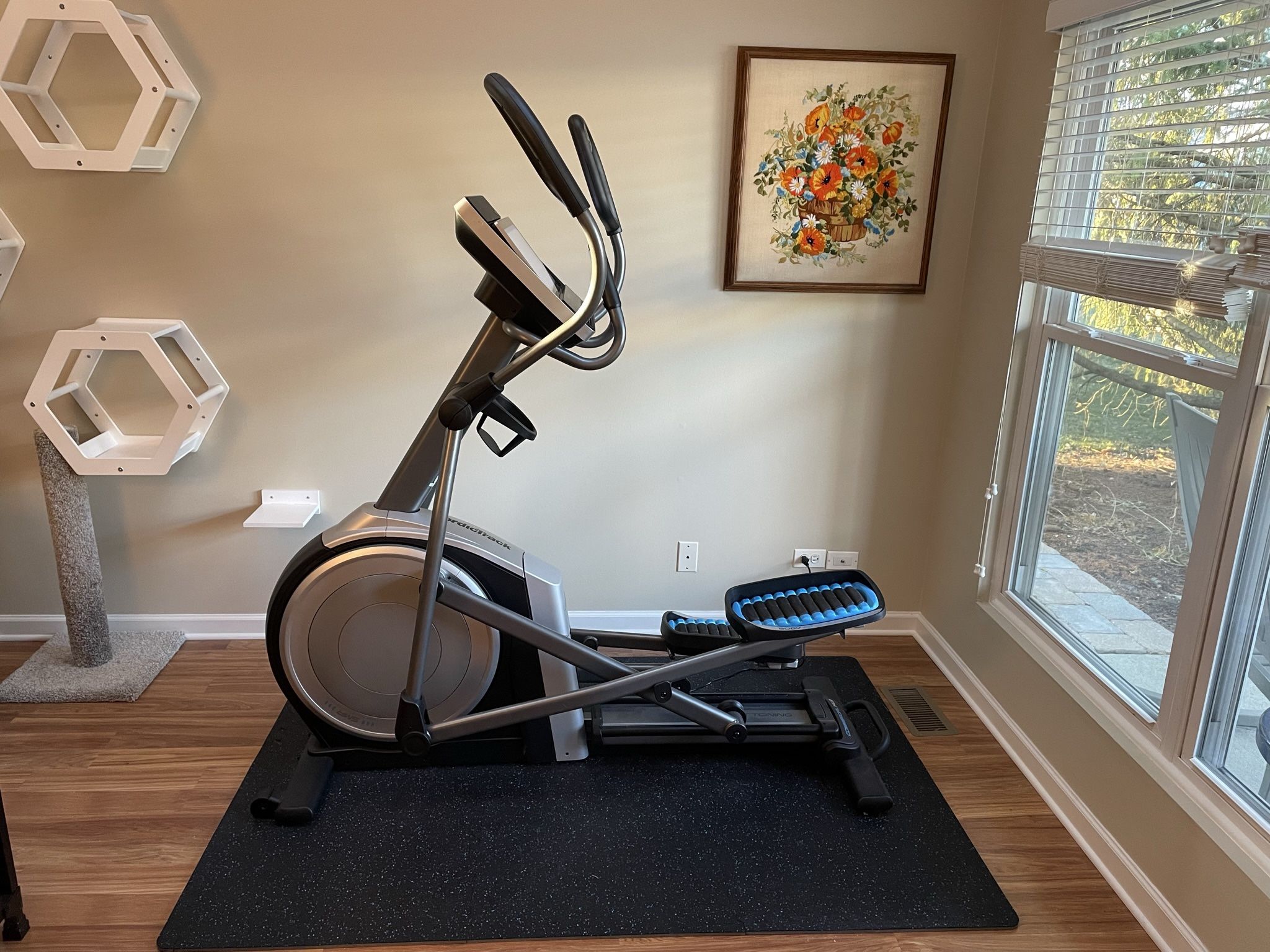 FREE NordicTrack Elliptical for Sale in Naperville, IL OfferUp