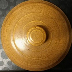 Covered Mammoth Pottery Casserole Dish 