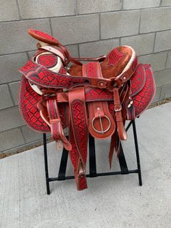 Montura bordada