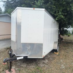 6x12 Enclosed Trailer – Excellent Condition
Whether you’re looking to upgrade your business fleet or need a reliable haul for personal projects, this 